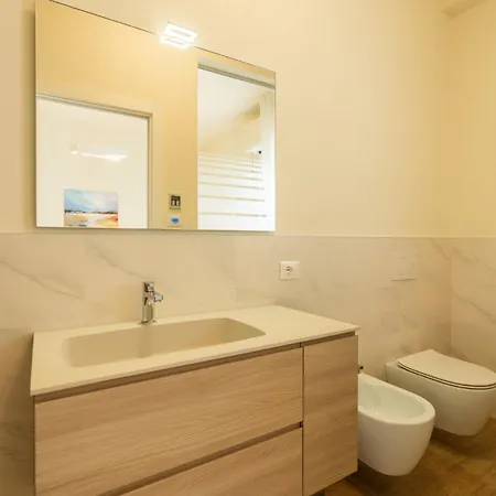 Domus - Ampia Residenza Filippini A Pochi Passi Dall'arena Apartment *