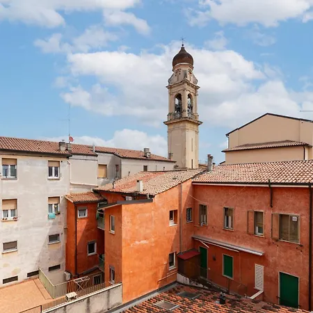 Domus - Ampia Residenza Filippini A Pochi Passi Dall'arena Apartment *