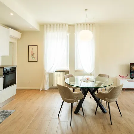 Apartment Domus - Ampia Residenza Filippini A Pochi Passi Dall'arena *