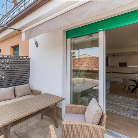 Domus - Ampia Residenza Filippini A Pochi Passi Dall'arena
