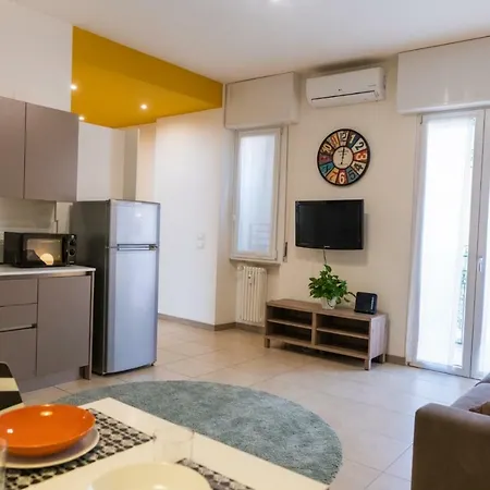 Domus - Ampia Residenza Filippini A Pochi Passi Dall'arena Apartment *